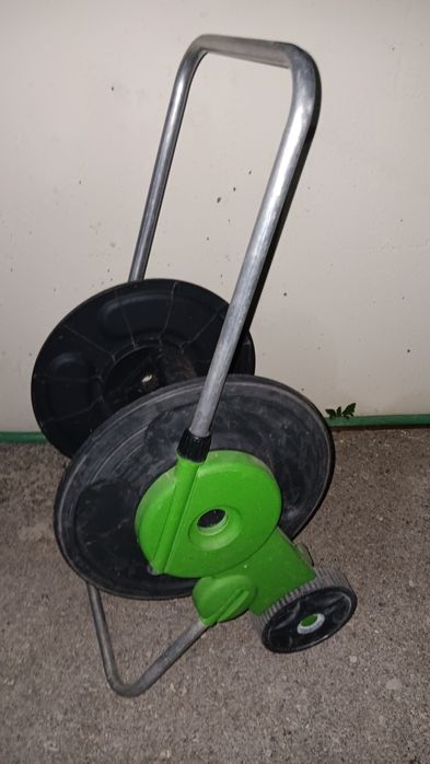 Carrinho enrolador para mangueira