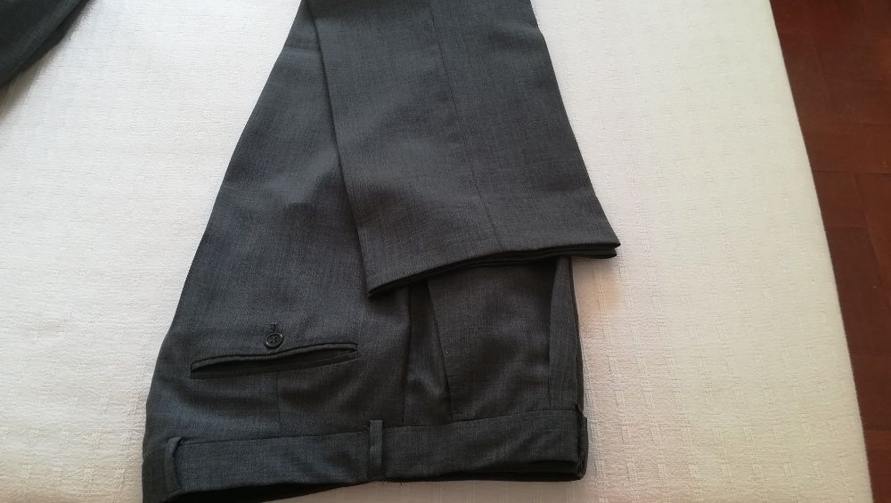 Fato cinzento Pierre Cardin