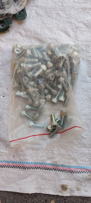 Гвинт М10*25 із циліндричною головкою під шестигранник (оцинкований).