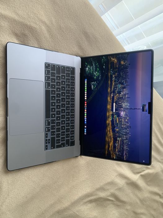 Apple MacBook Pro m1 pro 16 cali 16 GB ram 512 GB dysk