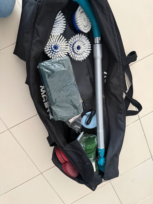 Wetrok – Máquina Portátil Profissional de Limpeza com Duplo Disco a bateria