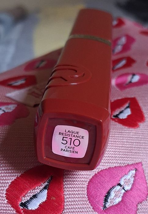 Loreal długotrwała szminka w płynie
