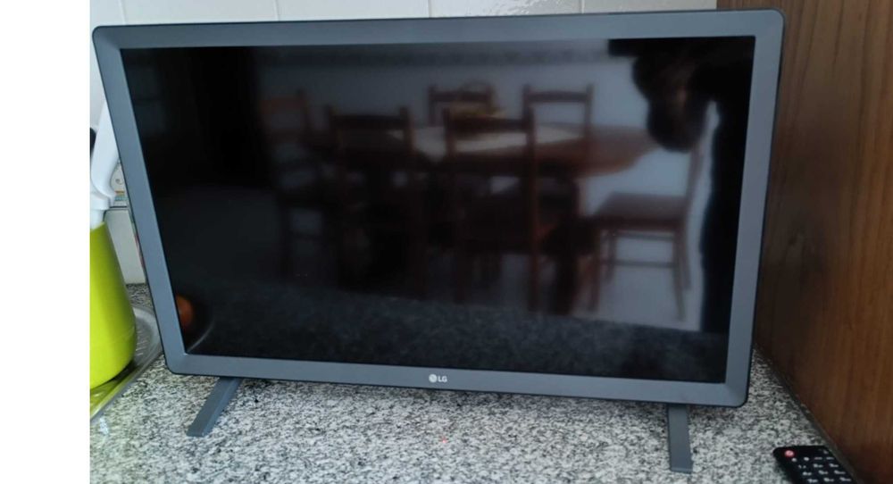SmartTV LG 24" Wifi Ethernet 60Hz (como nova)