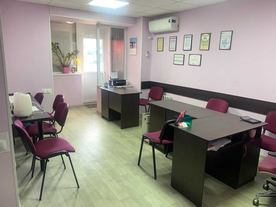 Продам возле АТБ помещение 40м² с отдельным входом Салтовка.