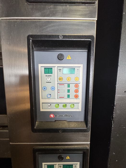 Forno Ramalho em muito bom estado.