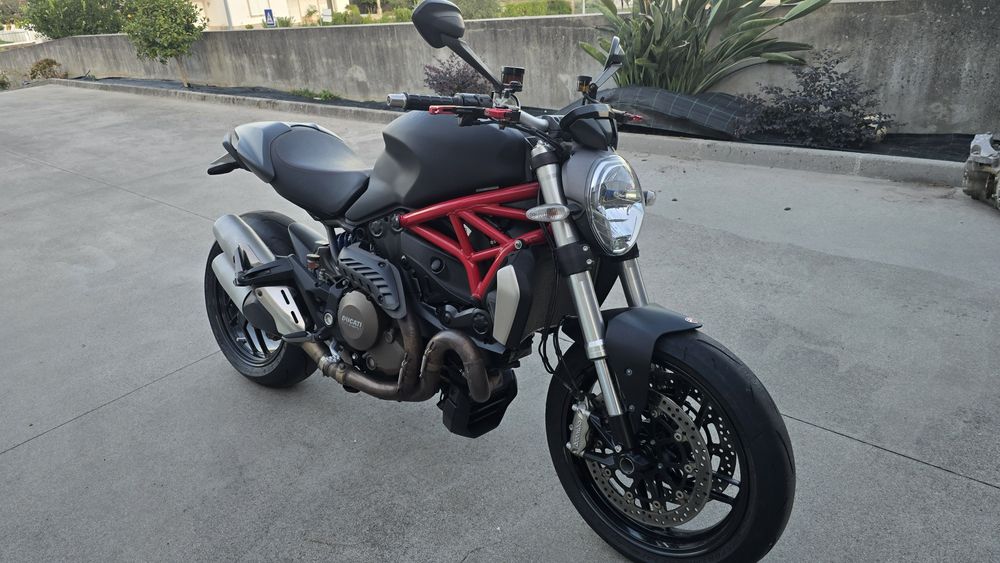 Ducati Monster 1200