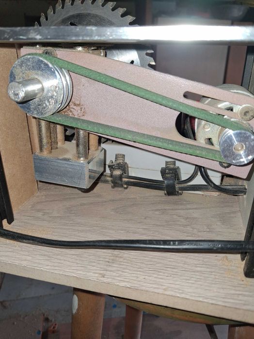 Minikrajzega z rozruchem elektrycznym.