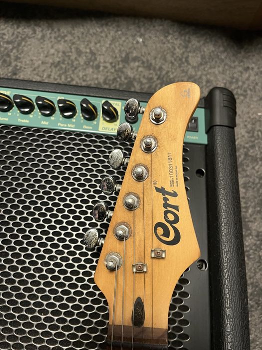Amplificador + Guitarra Eletrica