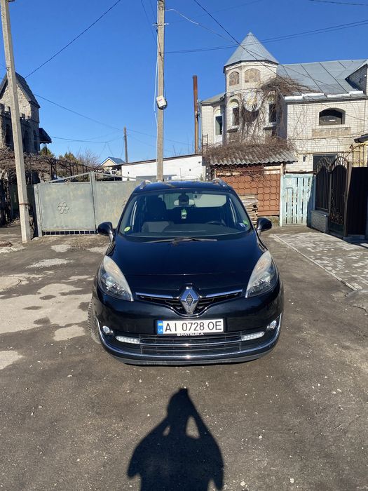 Продам сімейний автомобіль
