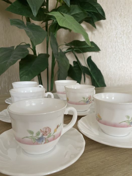 Вінтажний набір чайних чашок і блюдець Arcopal France Victoria з 6 шт