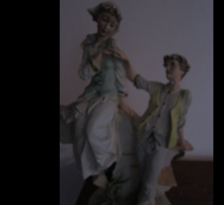 Estatueta Marfinite Casal de 36 cm de altura
