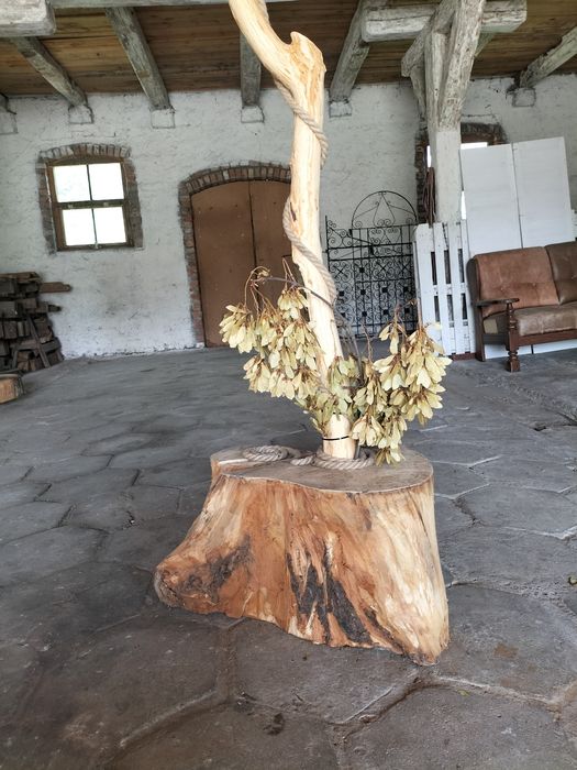 Lampa ozdobna z drewna