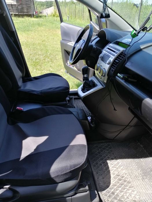Mazda 5 samochód osobowy