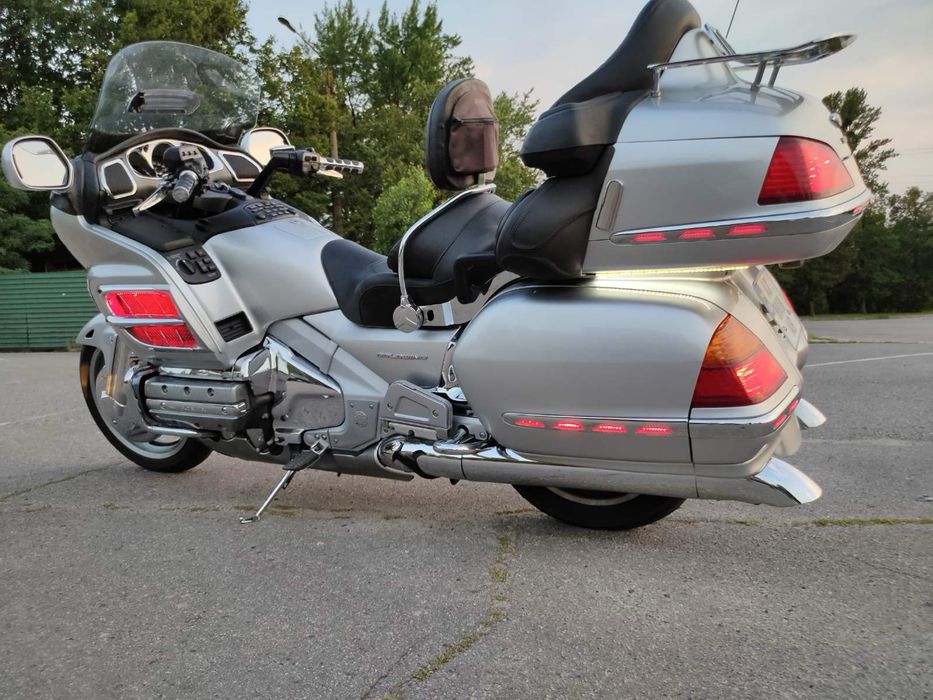 HONDA GOLD WING 1800 , 39000 родного пробега  новая резина Bridgestone