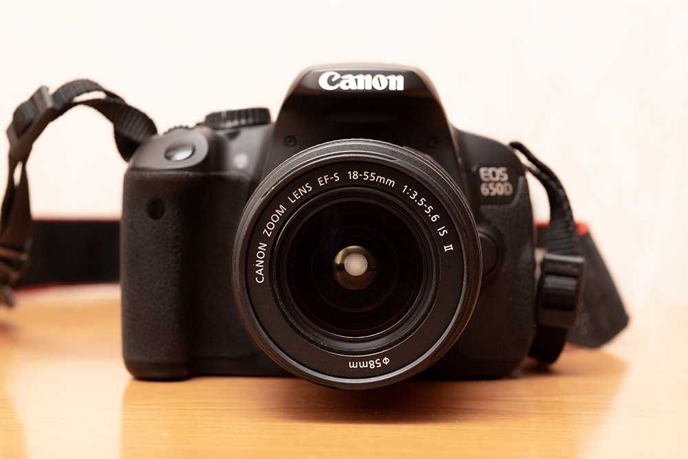 Canon EOS 650D + обʼєктив 18-55 Фотоапарат дзеркальний