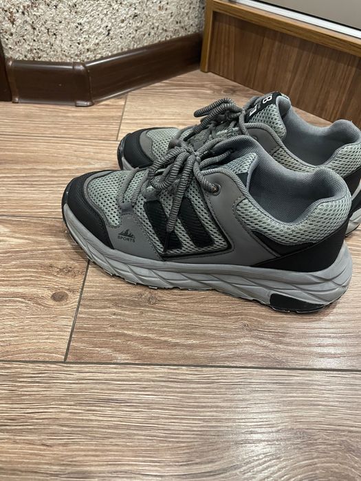 Кросівки підліткові