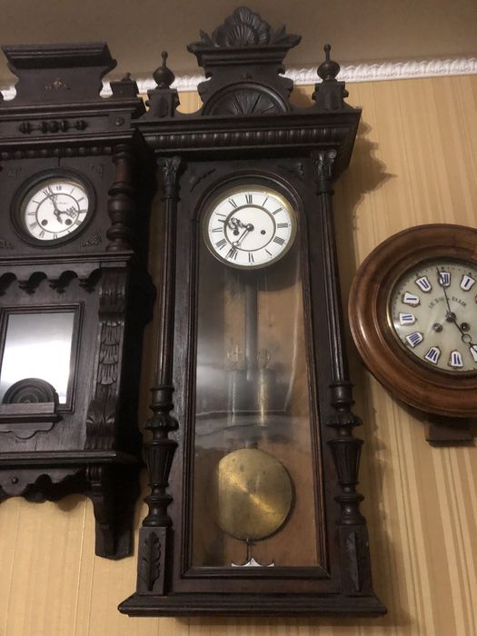 Продам большие настенные часы возрастом 140 лет