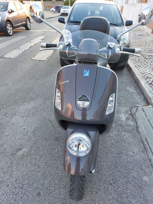 Vespa GTV 300 “Vie della Moda” — Série Especial • Impecável • 12.624 km