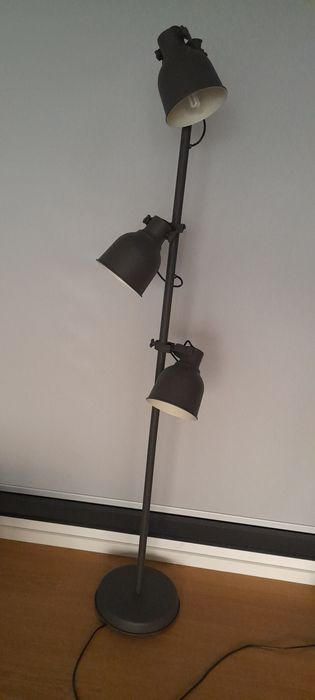 Candeiro de pé alto64751002472065120