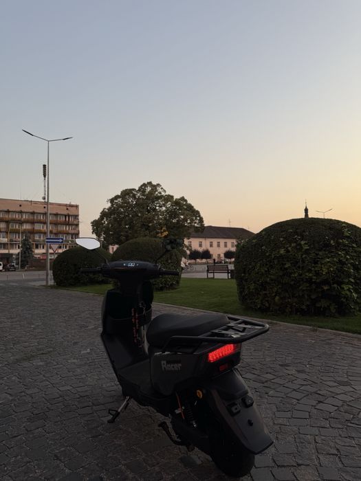 електроскутер Corso Racer