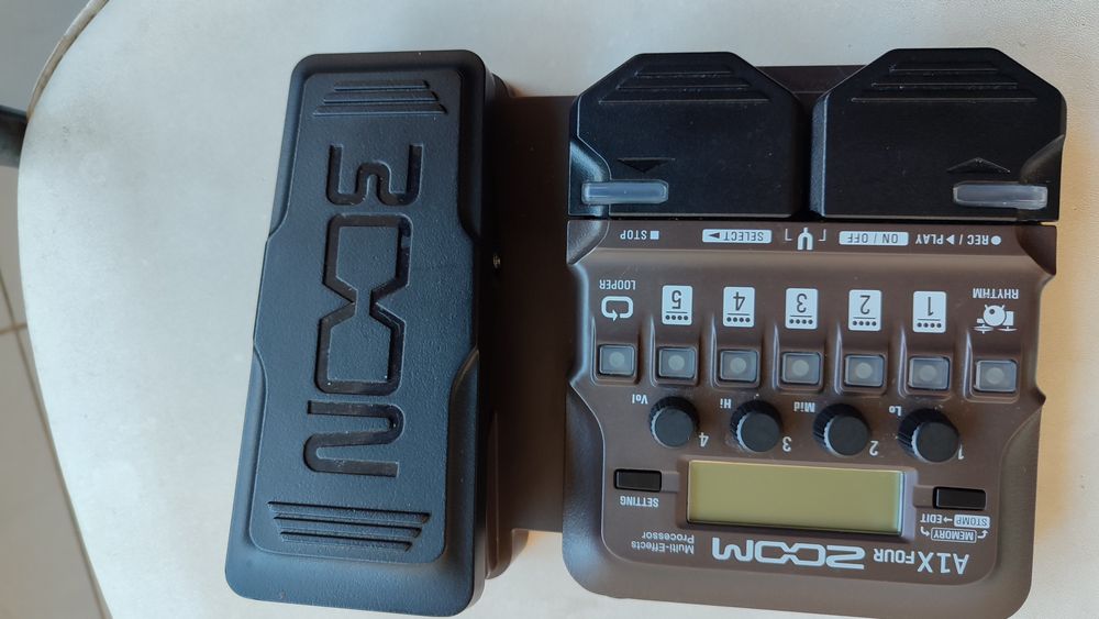 Pedaleira zoom A1X four acoustic