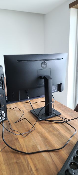 Asus Rog Strix GA15Dh com monitor HP x27c