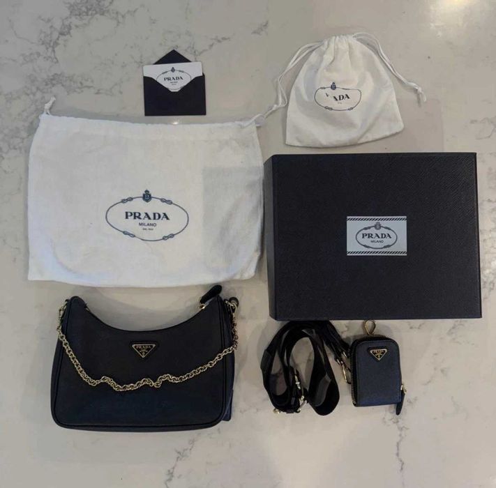 Bolsa de ombro Prada 2005 Reissue em pele Saffiano preta