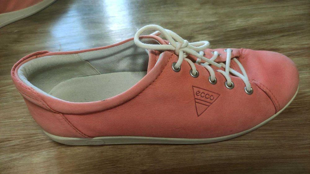 ЕССО  туфлі  шкіряні 40 розмір