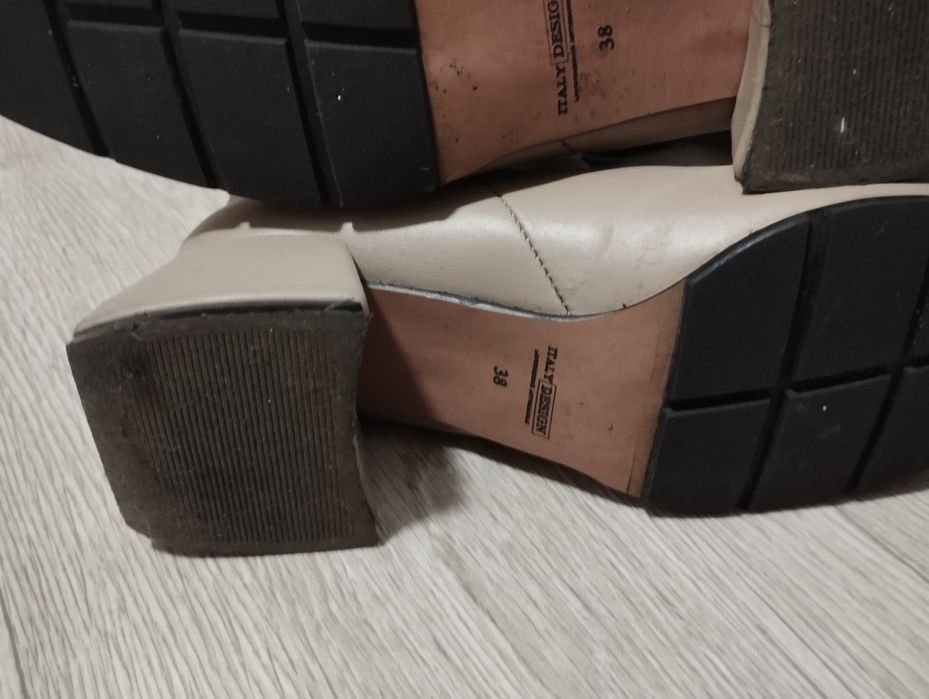 Продам чоботи демі