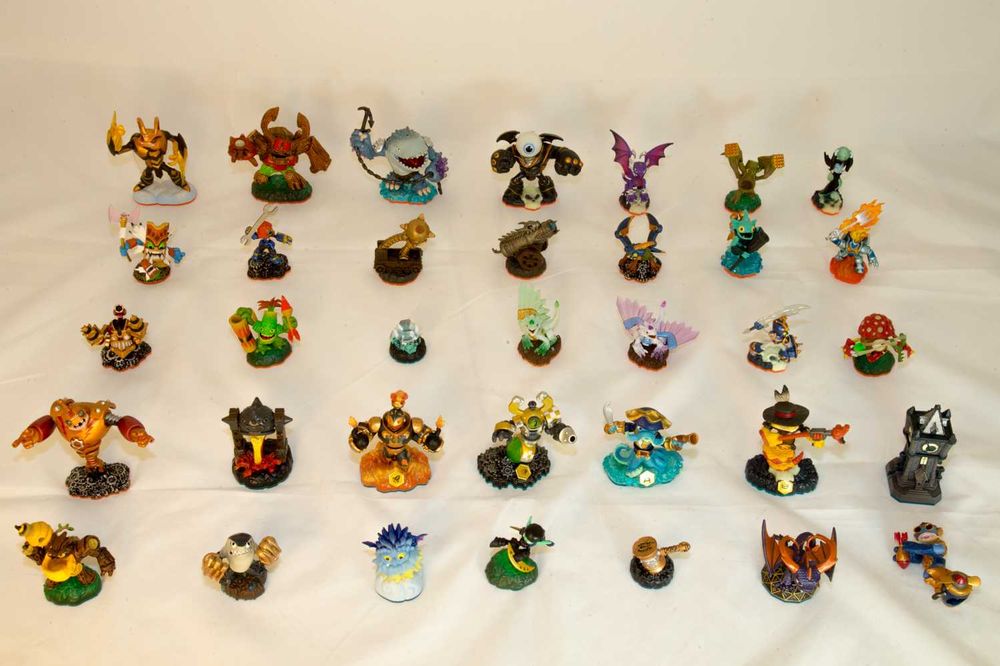 Conjunto Lote Skylanders 30 Figuras e Saco Original