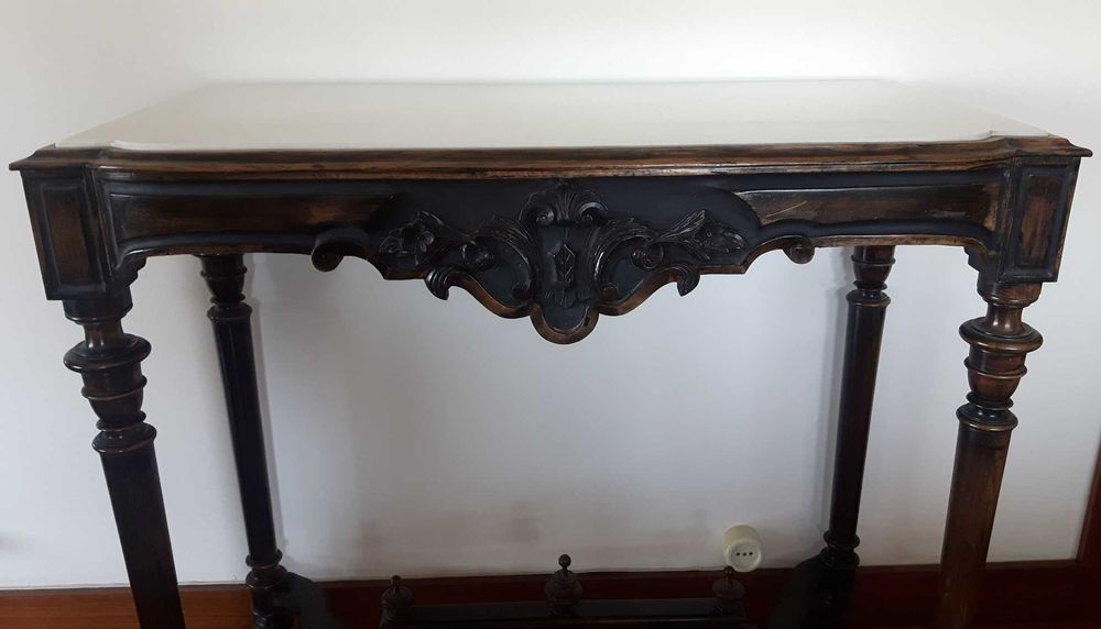 Credência Consola antiga em Pau Santo