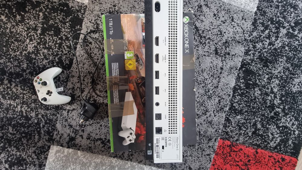 Xbox One S 1TB dorby stan
