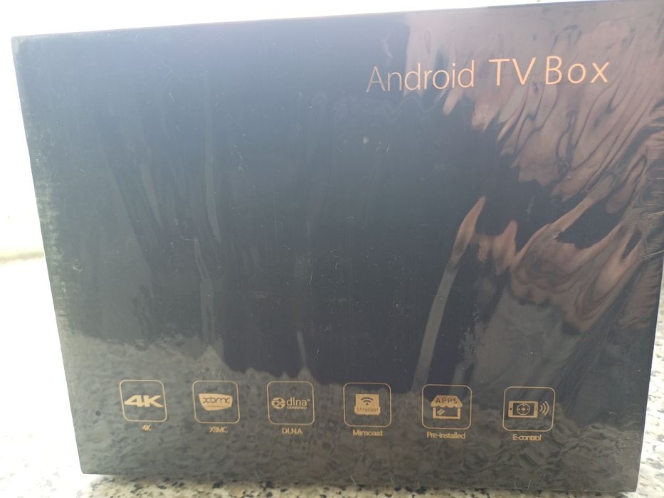 NOWY Android TV Box  Pilot CX-S806 4K 2GB RAM 8GB BT Wi-Fi Pilot Pudelko