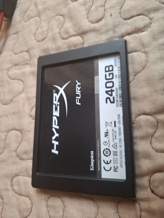 4 ядерний ноутбук,2 gb відео карта,256ssd kingston fury, 8gb озу