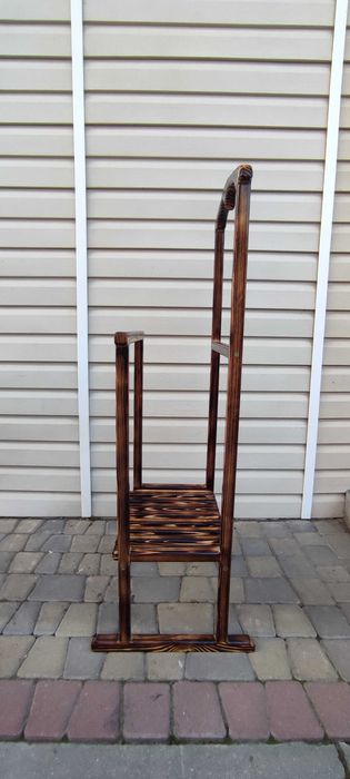 Приліжкова вішалка