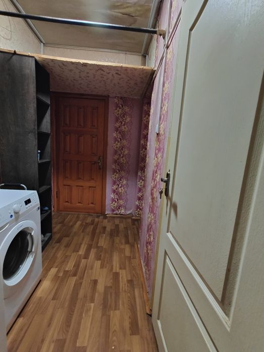 Продам гостинка на Залютино. Капремонт.