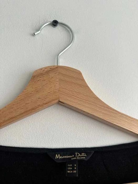 Czarna bluzka Massimo Dutti z długim rękawem i ozdobnymi aplikacjami S