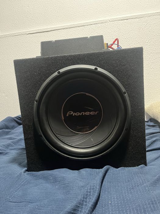 Amplificador Pioneer GM-A3702 e Subwoofer Pioneer 12” com caixa