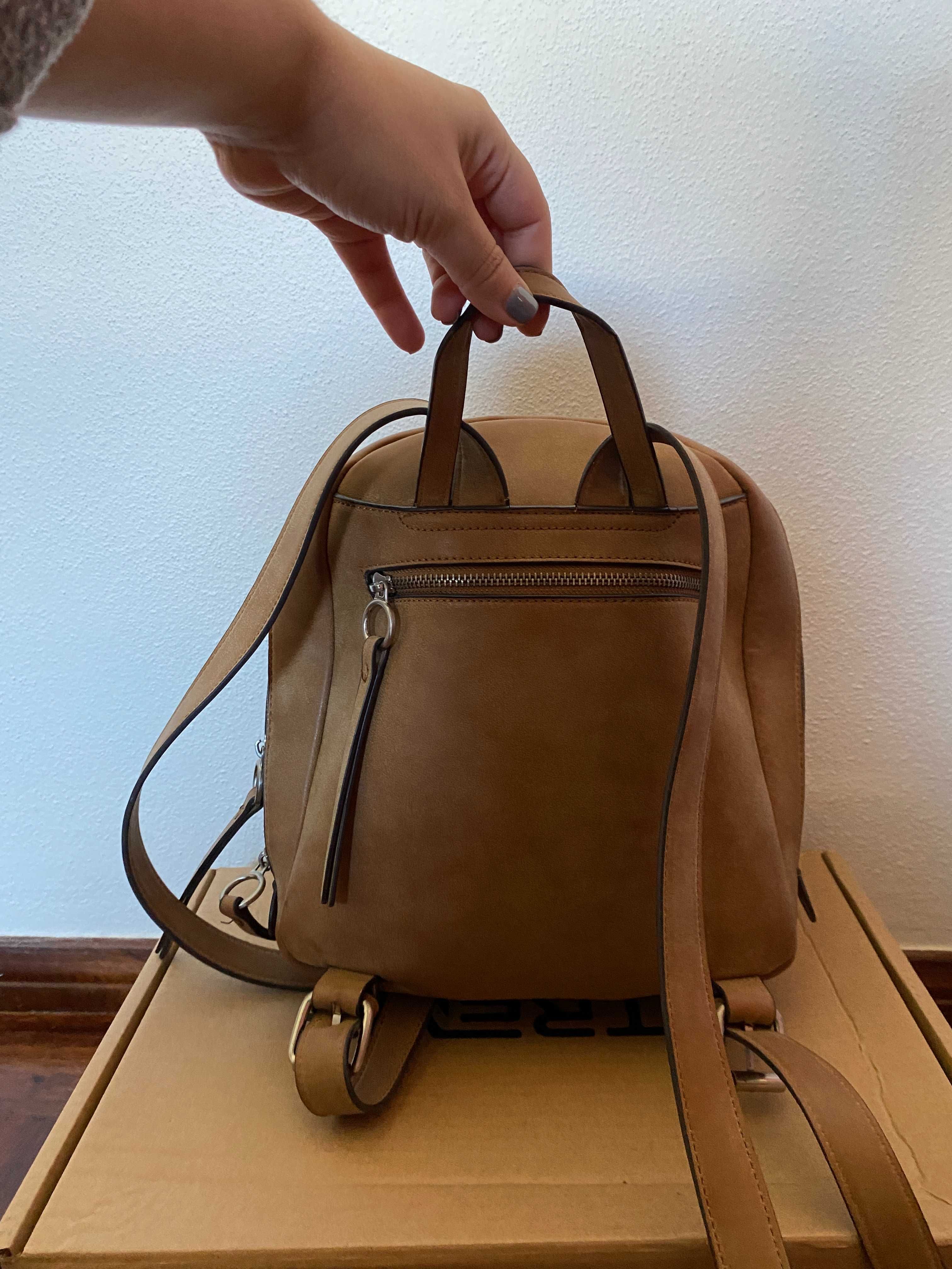 Mochila bege Parfois Alcoba a E Vestiaria OLX Portugal