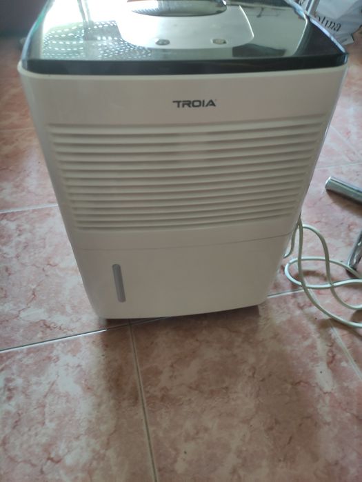 Desumidificador TROIA, 10 litros.