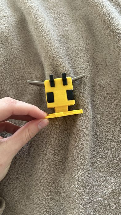 Фігурка Макдональдс майнкрафт McDonalds Minecraft бджола пчела