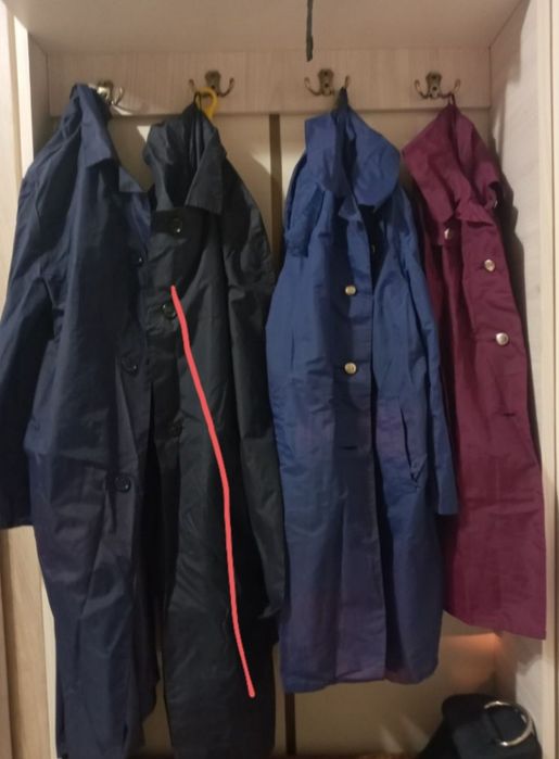 Продам балонові плащі.