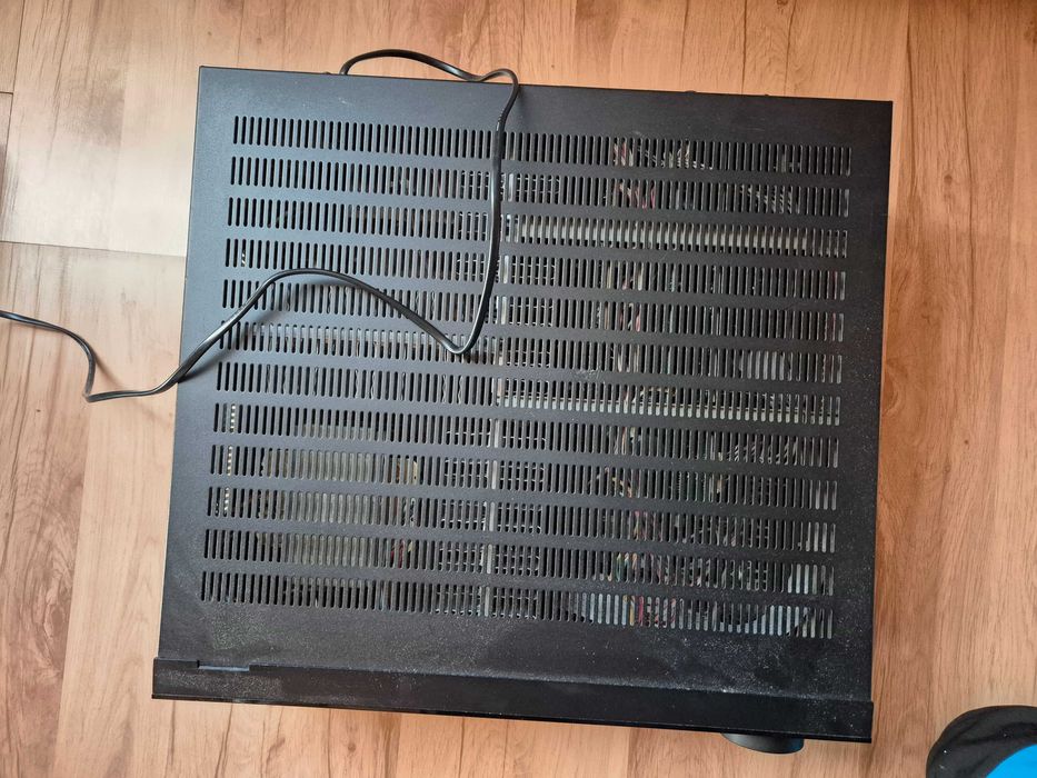 Amplituner Harman kardon