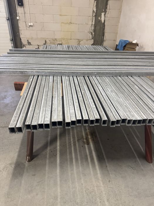 Słupki ogrodzeniowe