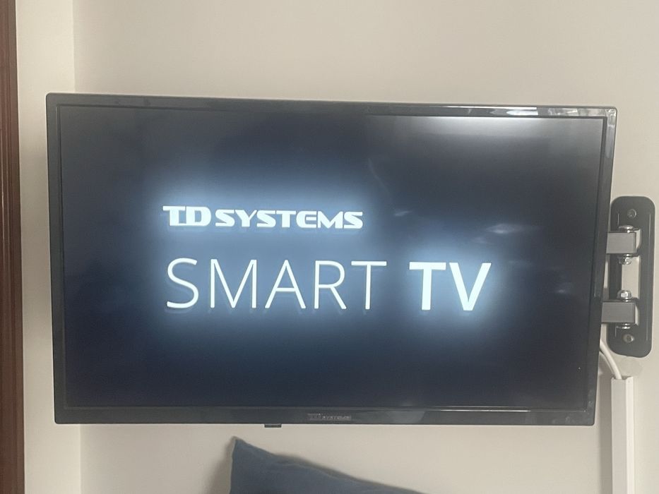 Smart TV TDsystems 24”, usada