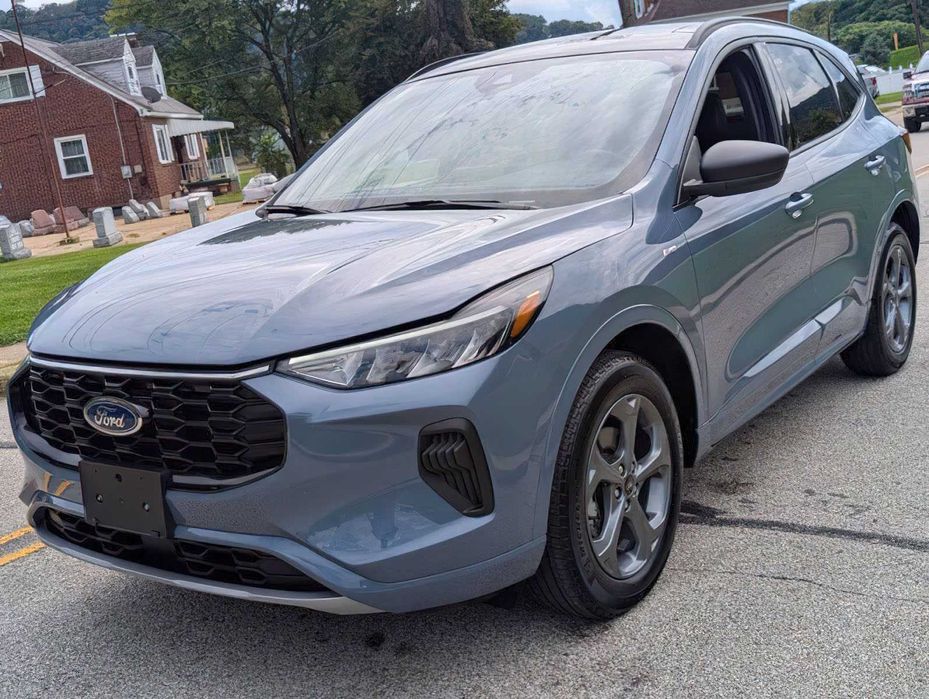 Ford Escape ST-Line      2024