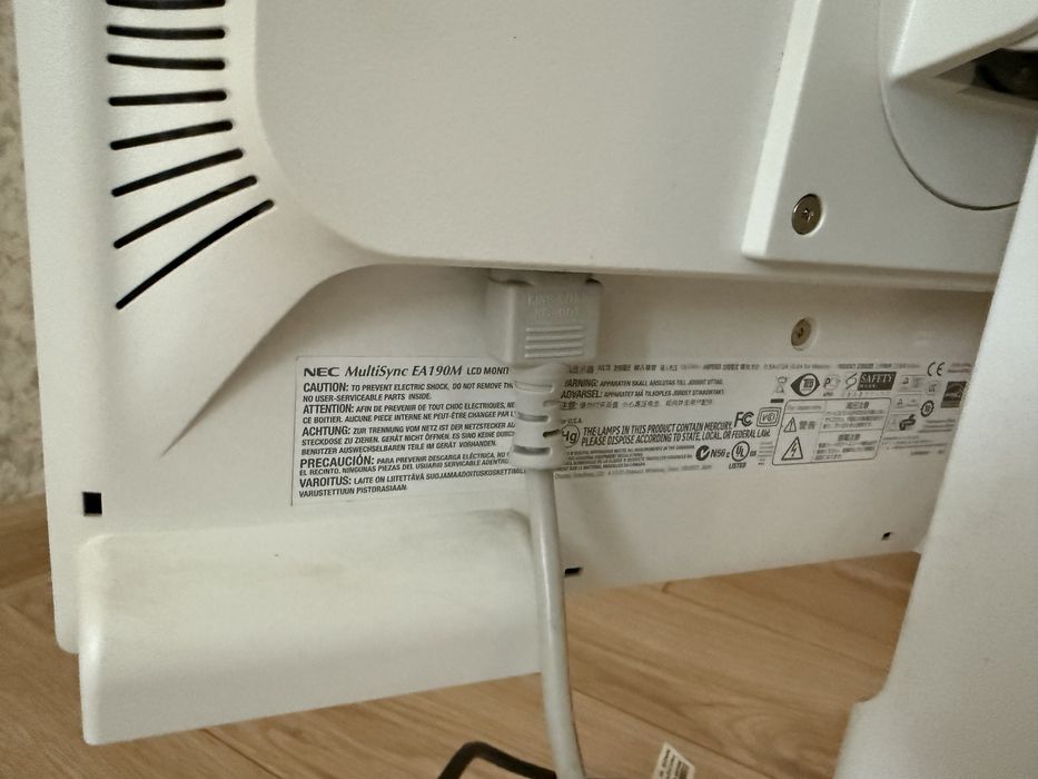 Монитор NEC model EA190M