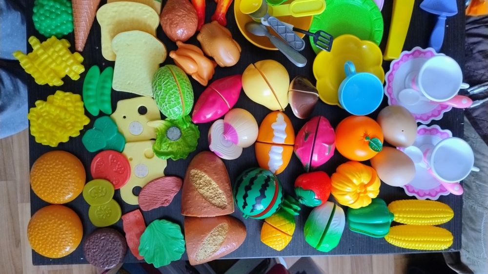 Дитяча кухня, мікрохвильова, тостер, їжа, приладдя