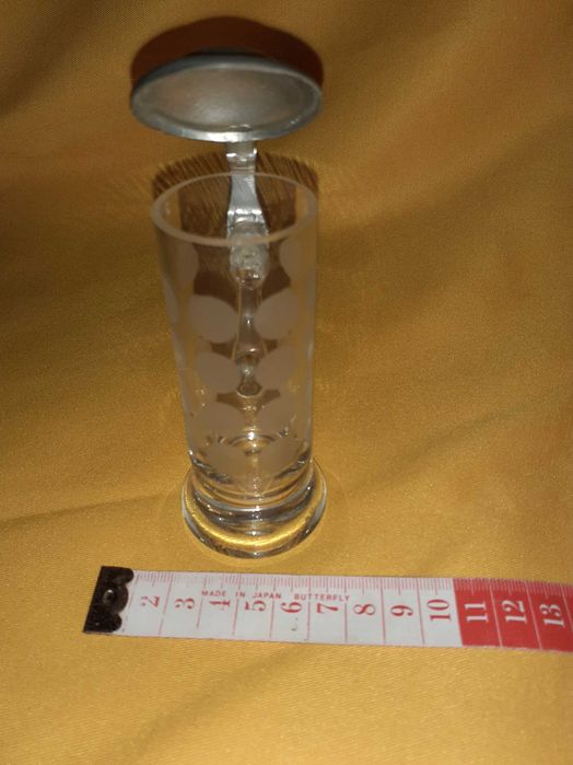 Antiga Caneca de Licor em vidro e estanho