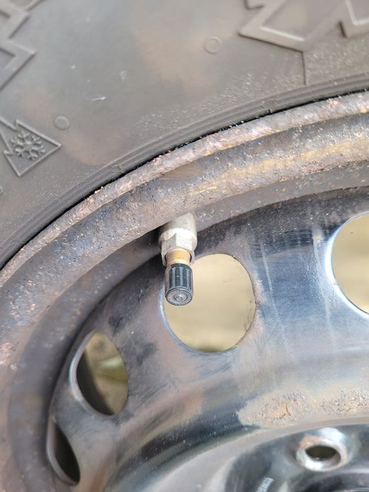 Komplet kół zimowych Toyota Yaris z czujnikami ciśnienia